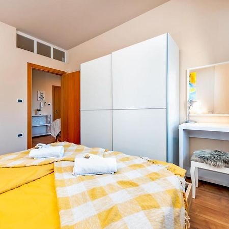Room And Apartments Antea Rovinj Bagian luar foto