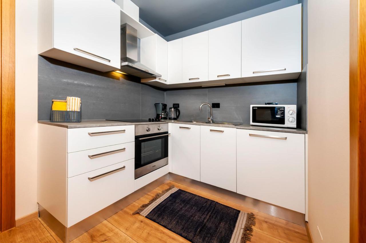 Room And Apartments Antea Rovinj Bagian luar foto