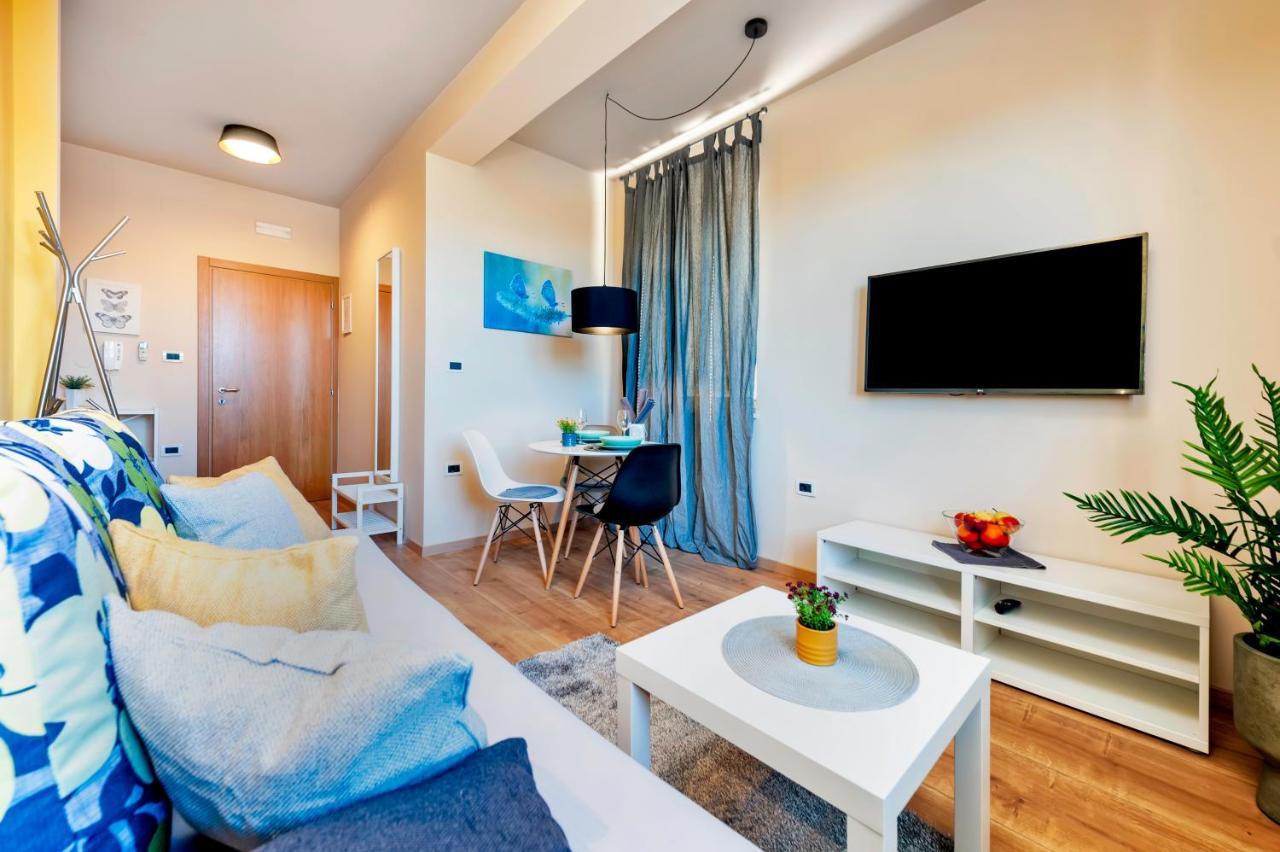 Room And Apartments Antea Rovinj Bagian luar foto