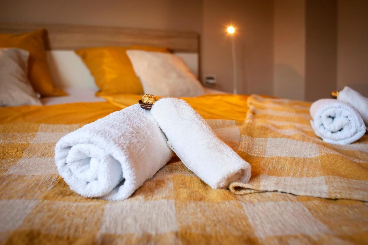 Room And Apartments Antea Rovinj Bagian luar foto