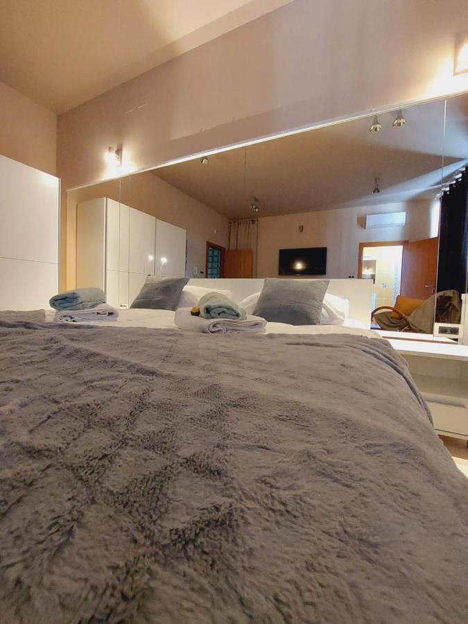 Room And Apartments Antea Rovinj Bagian luar foto