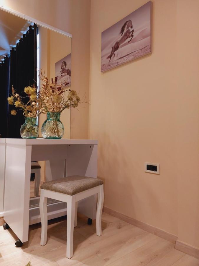 Room And Apartments Antea Rovinj Bagian luar foto