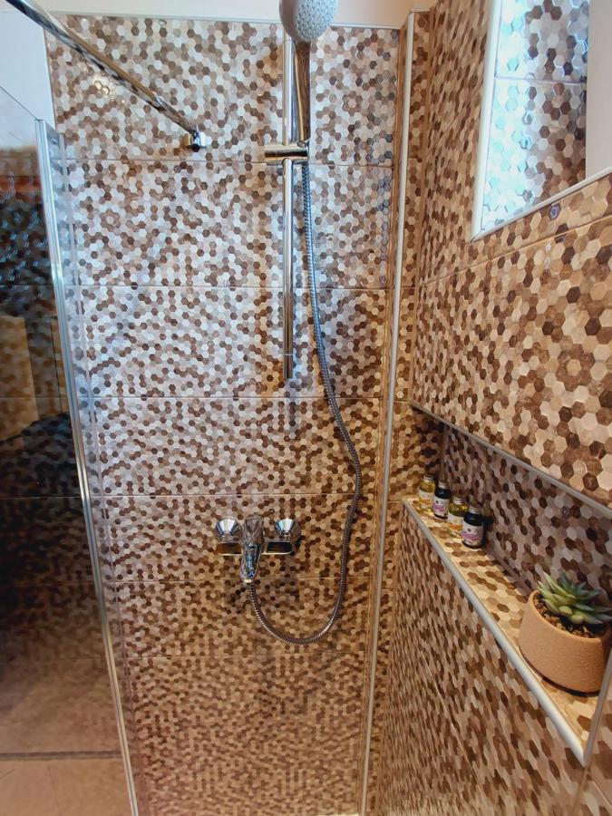Room And Apartments Antea Rovinj Bagian luar foto