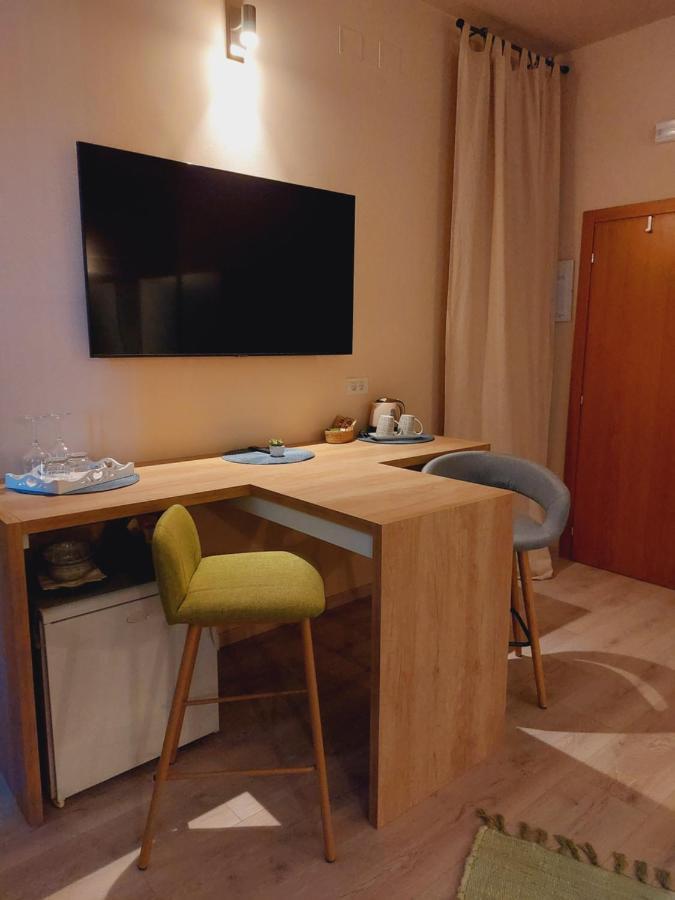 Room And Apartments Antea Rovinj Bagian luar foto
