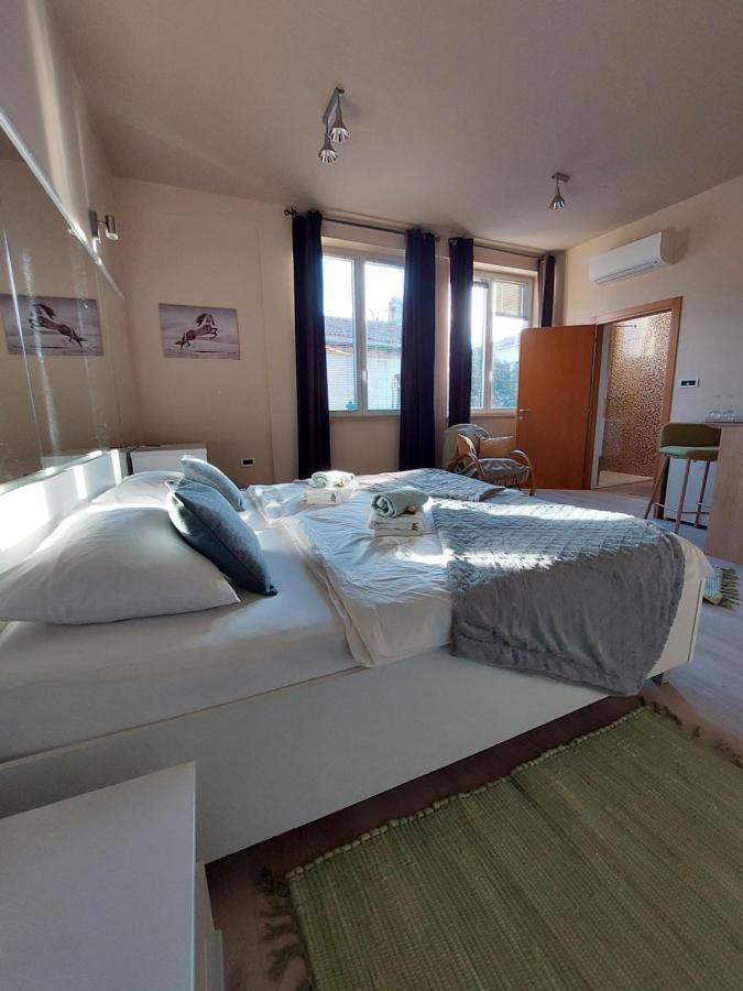 Room And Apartments Antea Rovinj Bagian luar foto