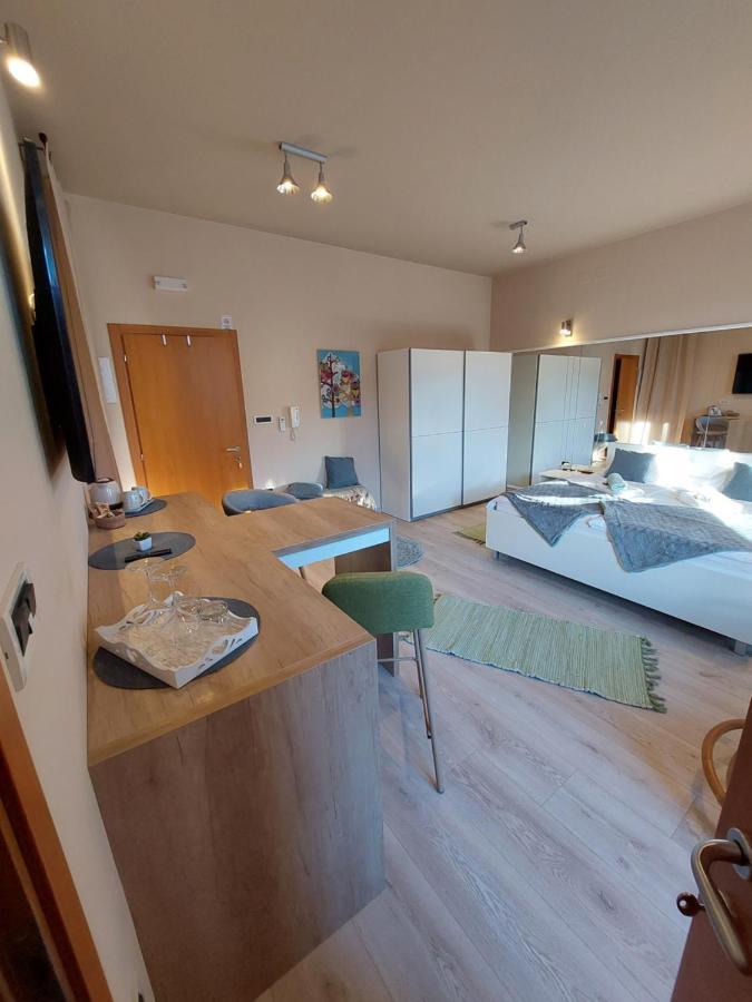Room And Apartments Antea Rovinj Bagian luar foto