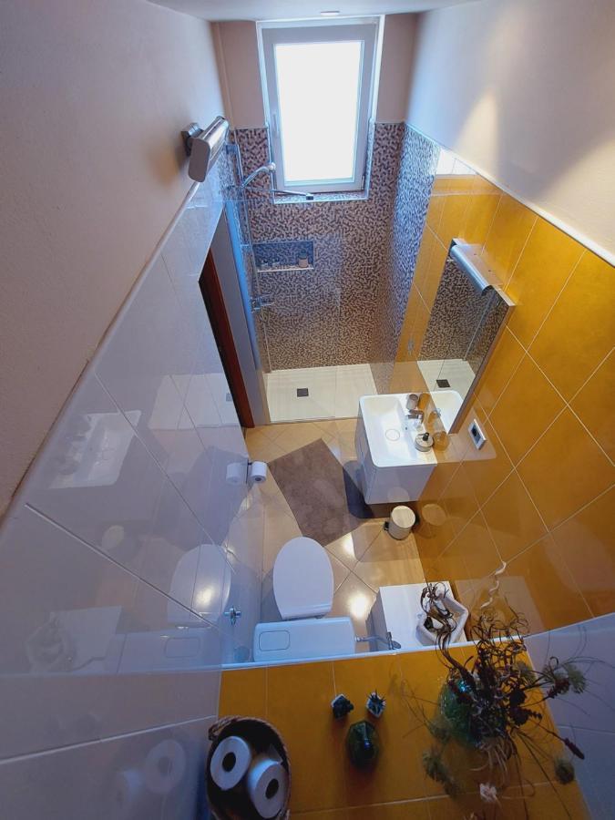 Room And Apartments Antea Rovinj Bagian luar foto